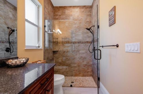 670 1 St, Naples FL 34117-5106 exterior