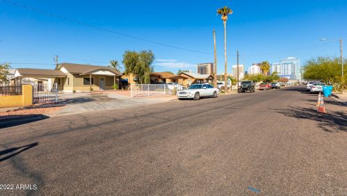 718 1st St, Phoenix, AZ 85004-2059