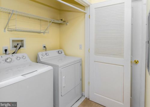 247 Masterson Ct, Trenton NJ  08618-1443 exterior