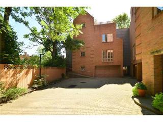 4700 Ellsworth Ave, Pittsburgh PA  15213-2800 exterior