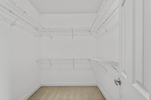 820 Highpointe Cir, Pittsburgh PA 15220-1854 exterior