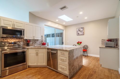 7704 Forest Green Ln, Boynton Beach FL 33436-8835 exterior