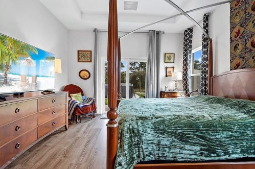 294 Ridgecrest Dr, Fort Pierce FL  34953-8303 exterior