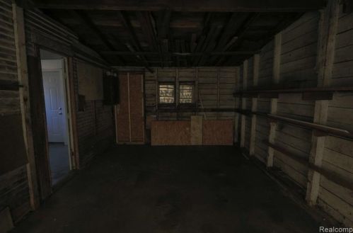 1768 Elwood St, Meskegon MI 49442-5827 exterior