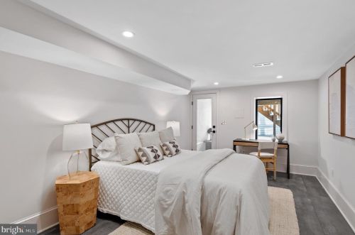 1744 T St, Washington DC 20009-7102 exterior