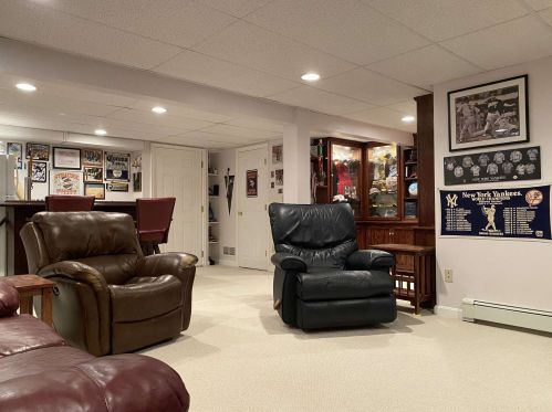 14 Brookwood Dr, Concord NH 03301-1800 exterior