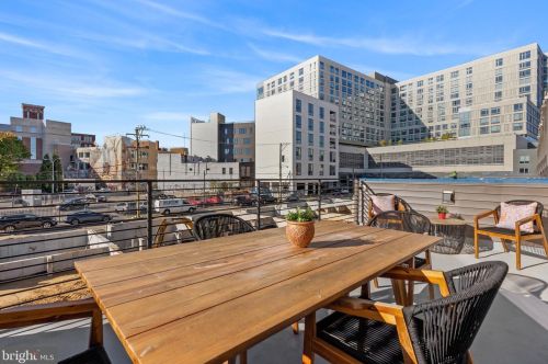 662 13 St, Philadelphia PA 19123-0024 exterior