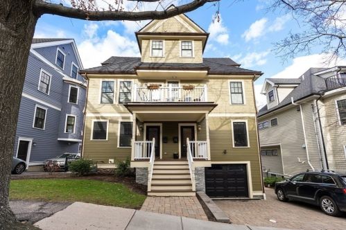 29 Summit Ave, Brookline, MA 02446-2701