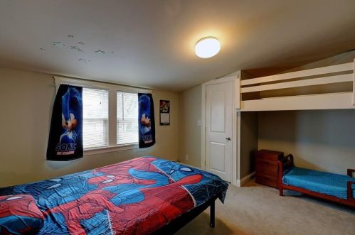 101 Whitford Ave, Providence RI  02908-3437 exterior