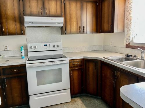 1649 Tyler Rd, Meskegon MI 49445-9320 exterior