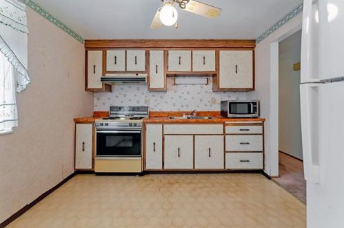 407 Mower Dr, Pittsburgh PA 15239-1750 exterior