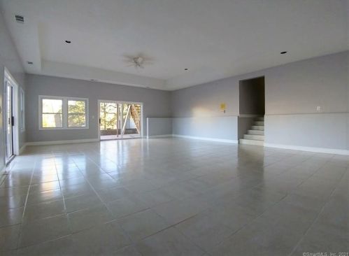 13 Bailey Rd, Enfield CT 06082-4818 exterior