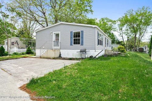 166 Arnold Dr, Lakehurst, NJ 08759-5401