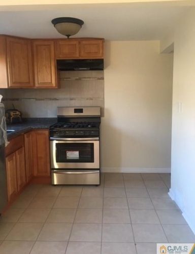 218 Newman St, Metuchen NJ  08840-2644 exterior