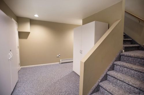 242 Barrack Hl Rd, Ridgefield CT 06877-3006 exterior