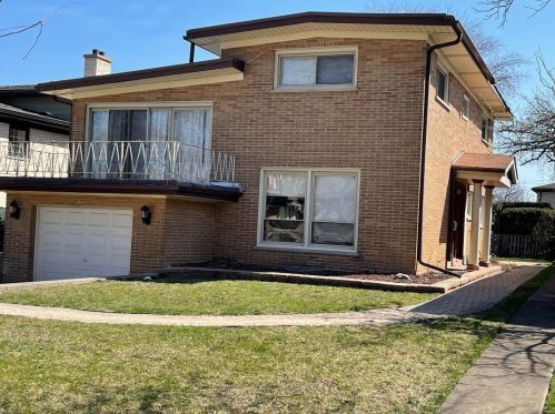 7065 Kilpatrick Ave, Chicago IL 60629-5638 exterior