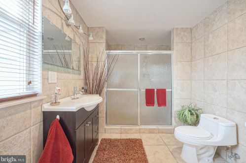 1134 Carpenter St, Philadelphia PA 19147-3608 exterior