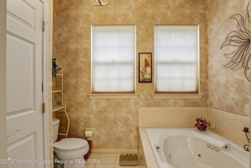 16 Muirfield Rd, Jackson Twp NJ 08527-2657 exterior