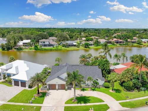 117 Sharwood Dr, Naples FL 34110-5724 exterior