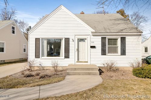 115 Colrain St, Grand Rapids, MI 49548-1138