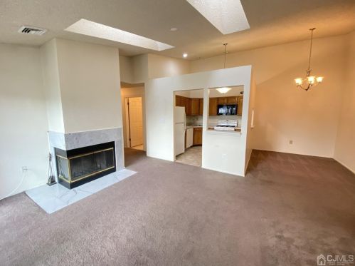 31 Dartmouth Way, New Brunswick NJ  08902-4286 exterior