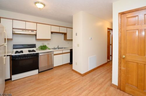 26 Pasadena Pl, Paterson NJ 07506-3413 exterior