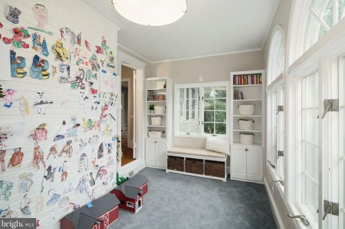 400 Beechwood Ave, Tavistock NJ 08033-1105 exterior