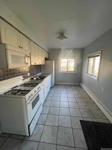 25604 Ross St, Dearborn Heights MI  48125-1143 exterior