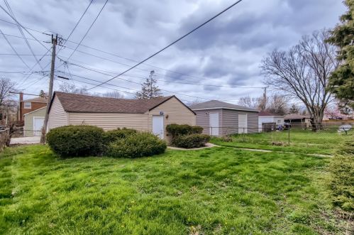 2122 19 Ave, Broadview IL 60153-1462 exterior