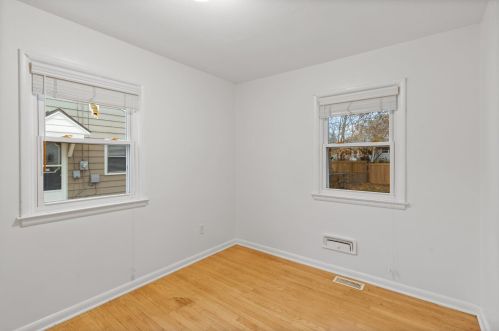 2119 Golfview Ave, Kalamazoo MI 49001-5223 exterior