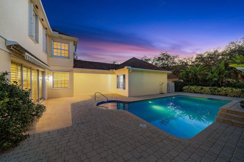 129 Barbados Dr, Jupiter FL 33458-2913 exterior