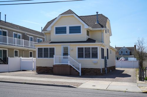 100 Vance Ave, Lavallette NJ 08735-2239 exterior