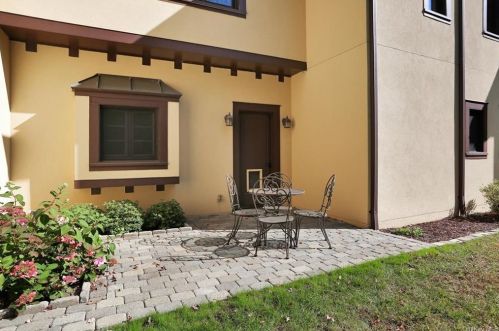 29 Sarles St, Armonk NY 10504-1230 exterior