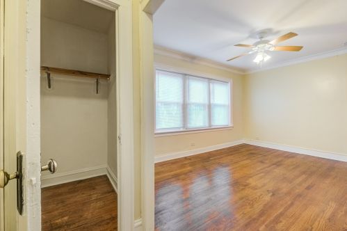 701 87 Pl, Chicago IL 60617-2702 exterior