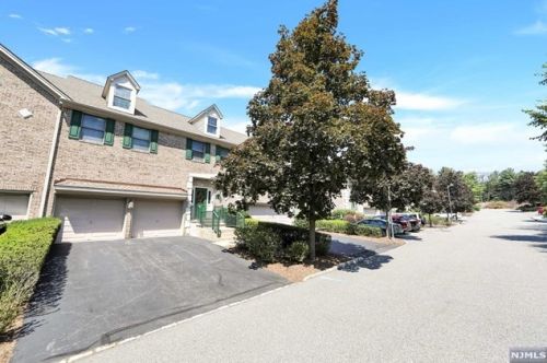 112 Laurel Brook Rd, Montvale, NJ 07645-1736