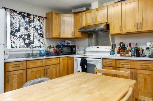 1832 Lusitana St, Honolulu, HI 96813-1533