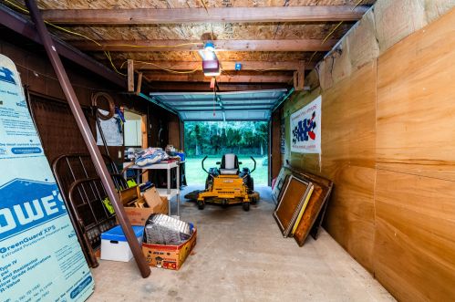 9524 Red Arrow Hwy, Watervliet MI 49098-8552 exterior