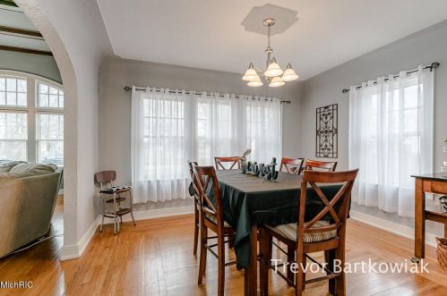 1177 Cornell Rd, Meskegon MI 49441-3833 exterior