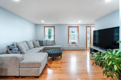 273 Oregon Ave, Woonsocket RI  02895-4959 exterior