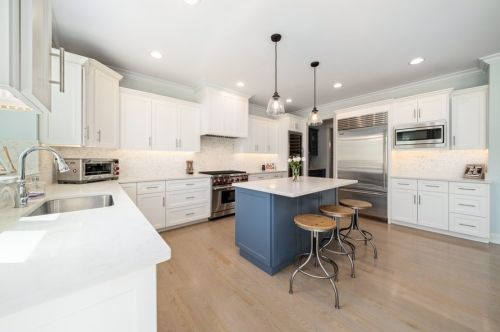 697 Parkside Ave, Elmhurst IL 60126-5029 exterior