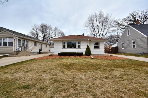 1000 111, Milwaukee WI 53214-2358 exterior