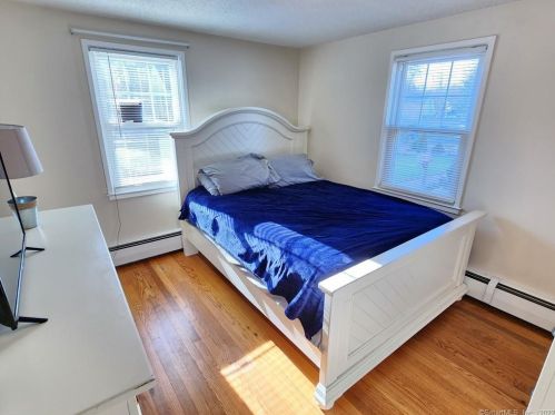 121 Loomis St, Manchester CT  06042-1947 exterior