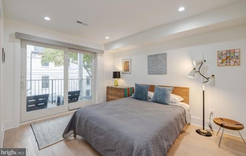 1818 37th St, Washington DC  20007-2238 exterior