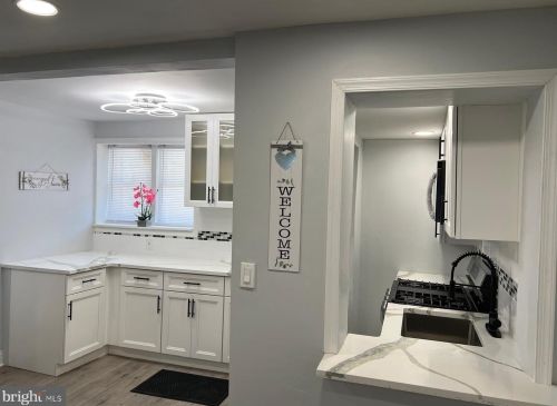 4045 Glendale St, Philadelphia PA 19124-5319 exterior