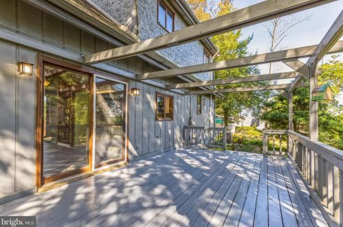 29 Dogwood Ln, Chester PA 19014-1210 exterior