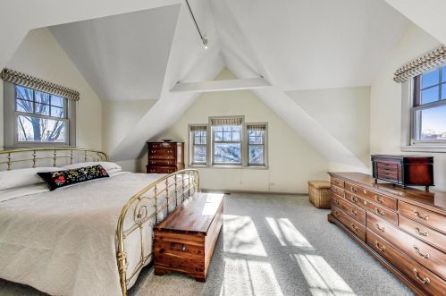 1133 Schubert Ave, Chicago IL 60614-1507 exterior