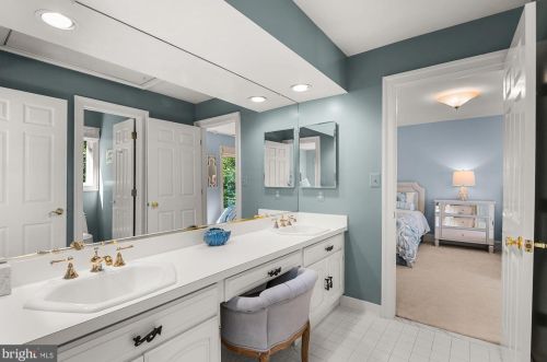 9821 Avenel Farm Dr, Rockville MD  20854-5414 exterior