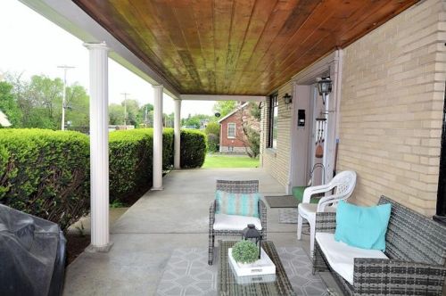 631 Mount Royal Blvd, Pittsburgh PA 15223-1053 exterior