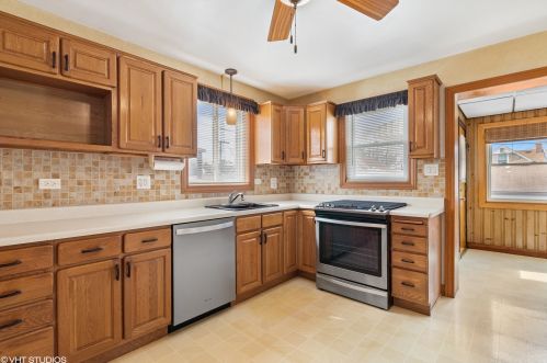 3042 77 Ave, Chicago IL 60707-3007 exterior