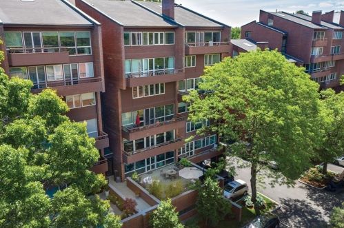 241 Perkins St, Boston MA exterior